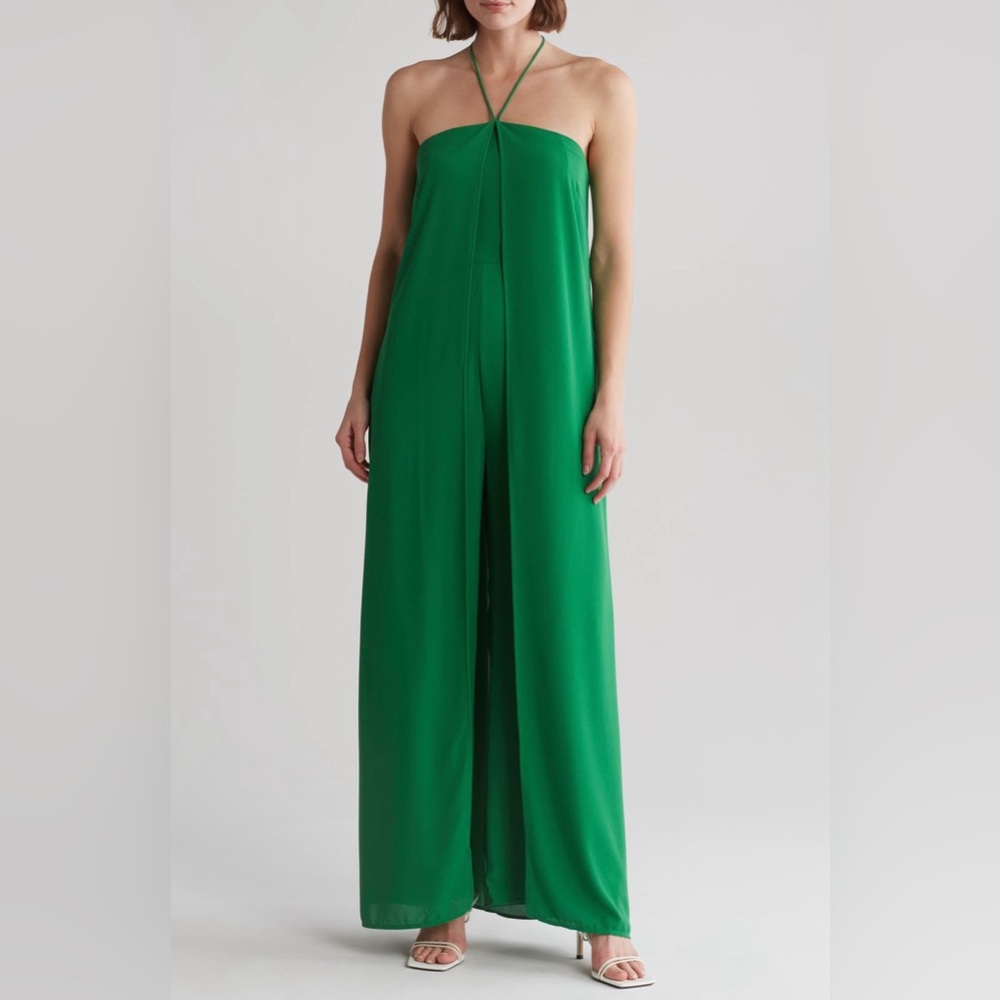 VICI Collection
Lyra Wide Leg
Halter Jumpsuit
